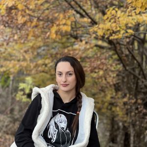 مبینا حسین زاده